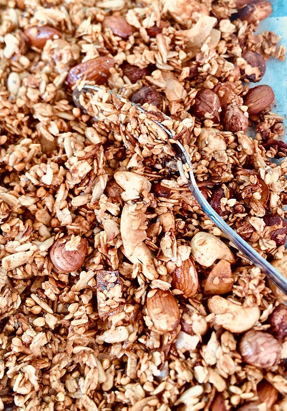 Arzu's granola with oats and hazelnuts